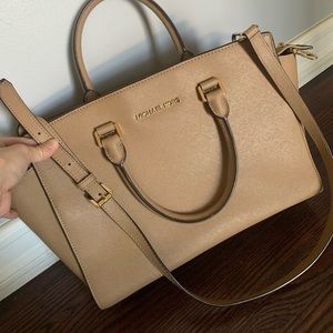 Michael Kors Selma bag